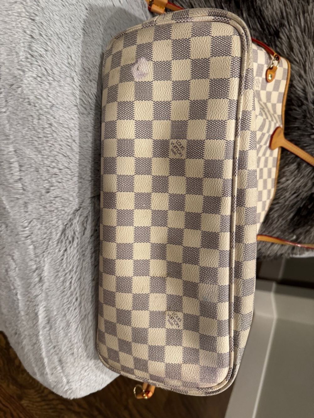 Luxury Checkered Tote Bag in Cream and Pink - Picture 12 of 13